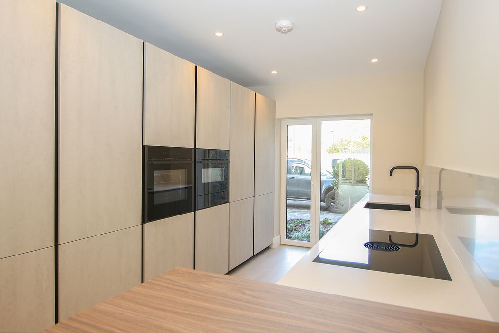 Property photo 3 of 14 Photo 2