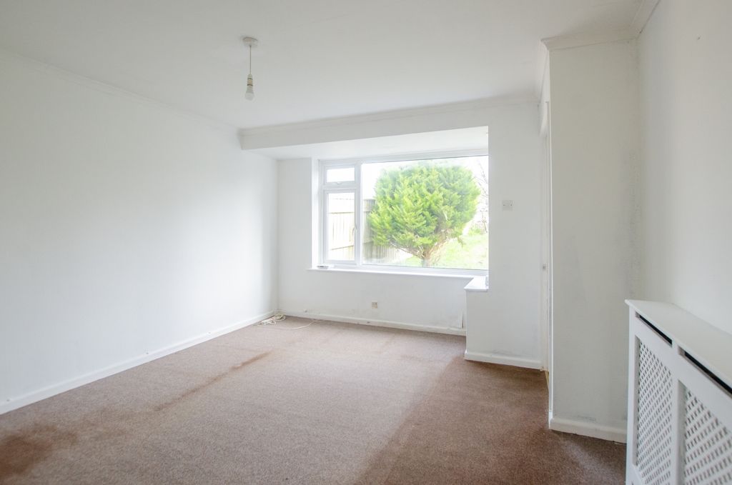 Property photo 2 of 11 25 Kay Crescent Tps Bodmin 01208 74182-10
