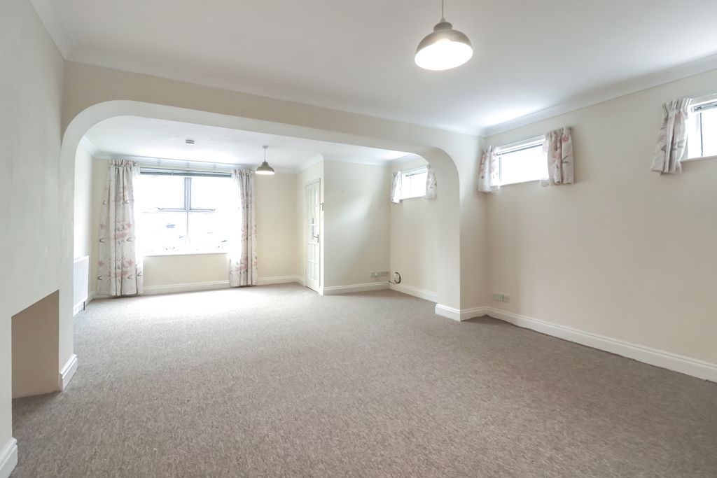 Property photo 2 of 12 Living-Room-v-x