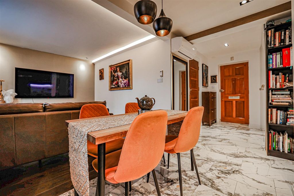 Property photo 2 of 24 980A1170.Jpg