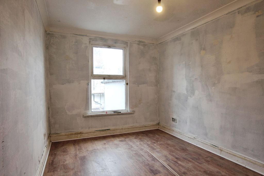 Property photo 3 of 17 Photo