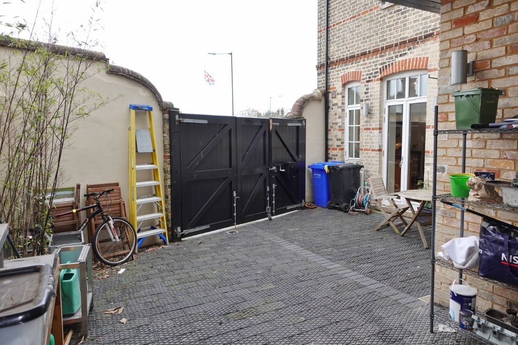 Property photo 3 of 20