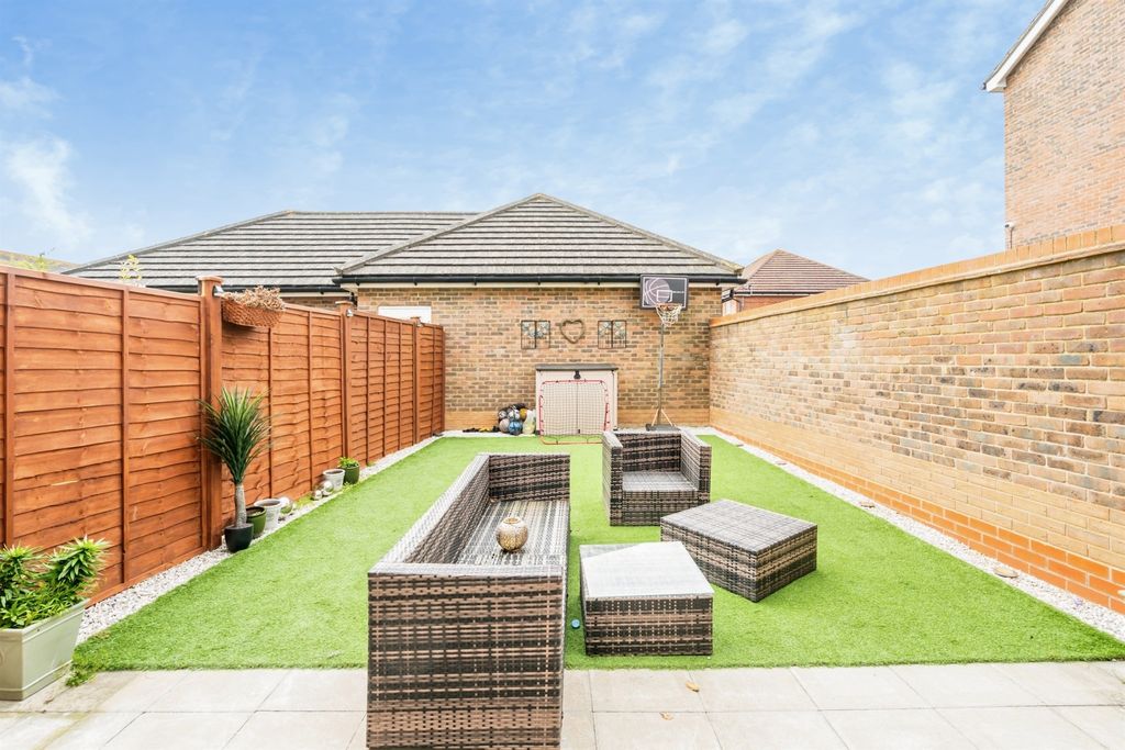 Property photo 2 of 15