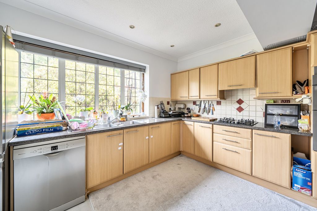 Property photo 3 of 23 1494227-8-6A903E4...