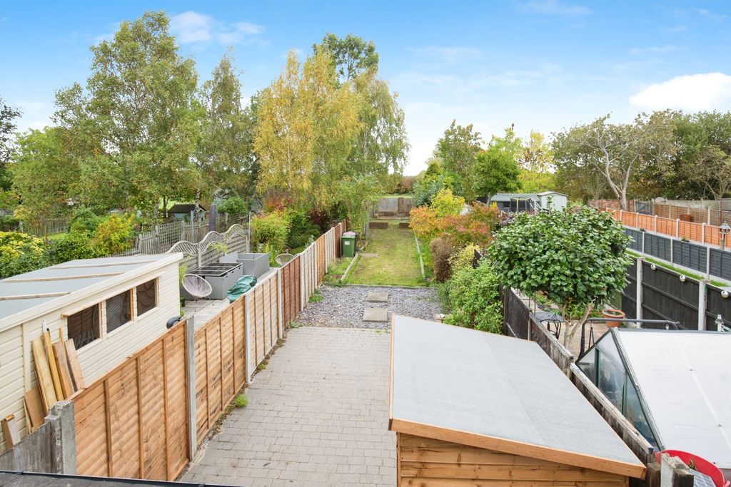 Property photo 3 of 16 c9d4Fb9E-Mw-9202