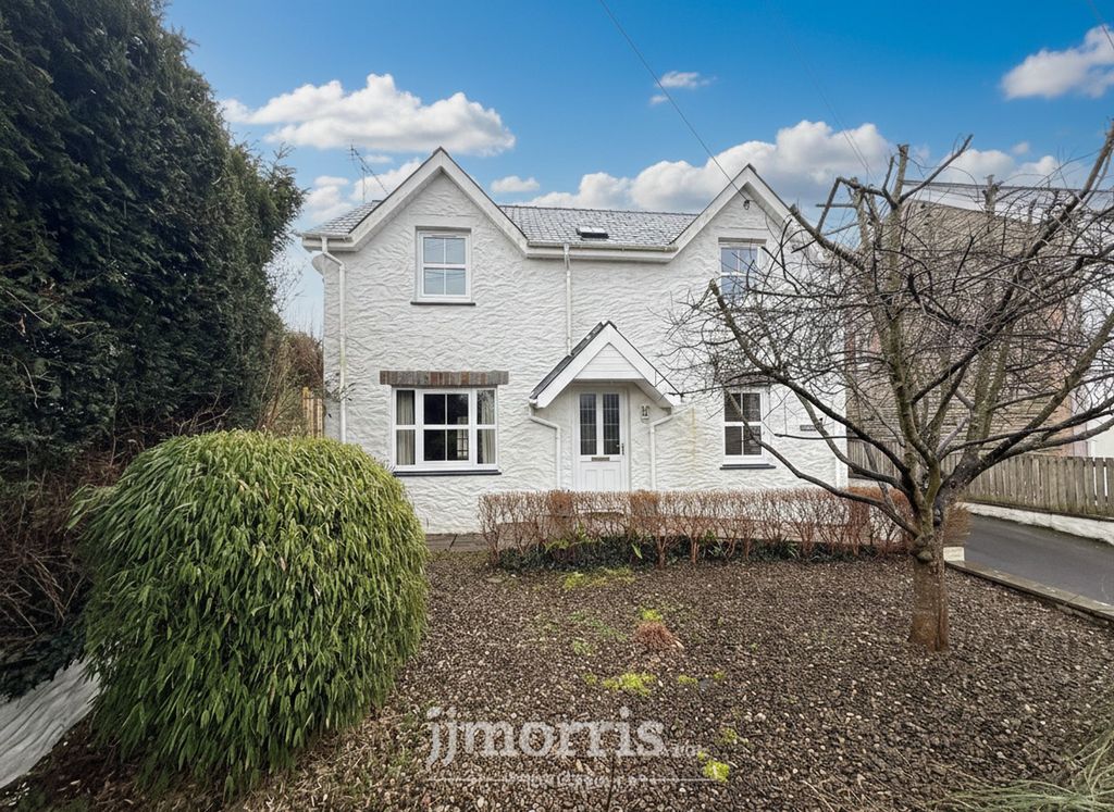 Property photo 2 of 31