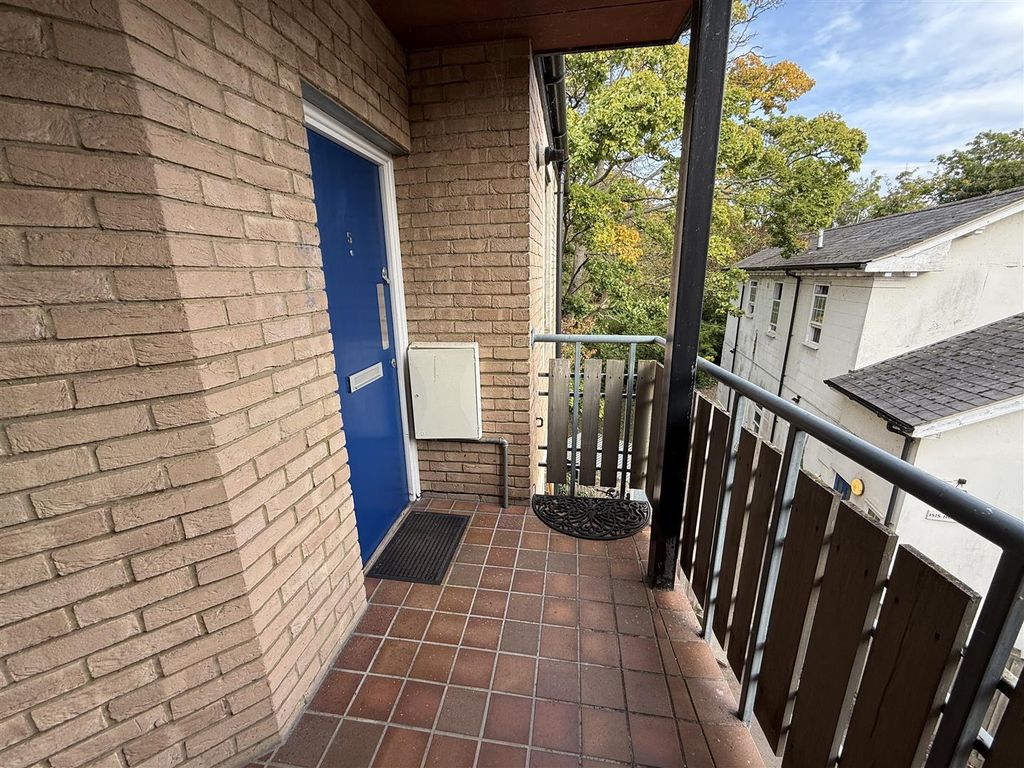 Property photo 1 of 8 5 Hertford 5.Jpg