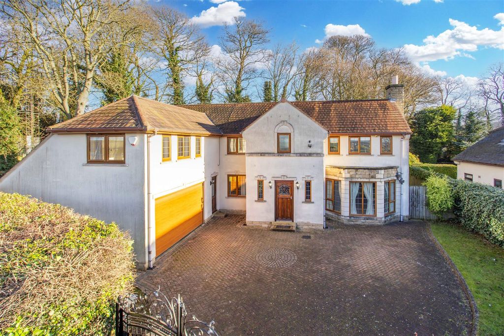 Property photo 1 of 29