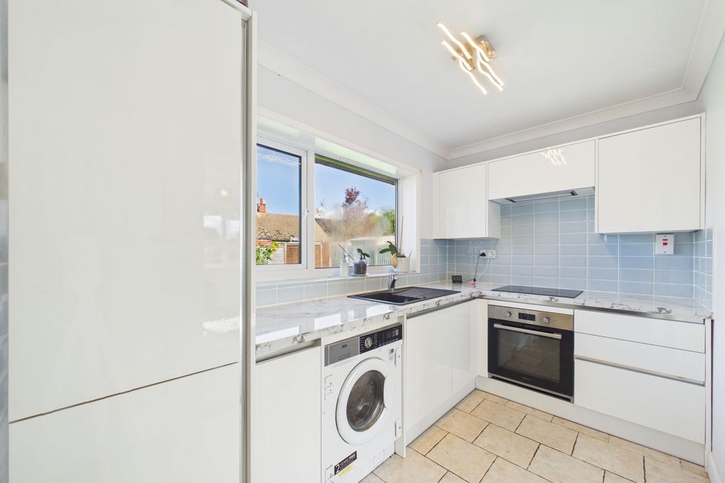 Property photo 2 of 14