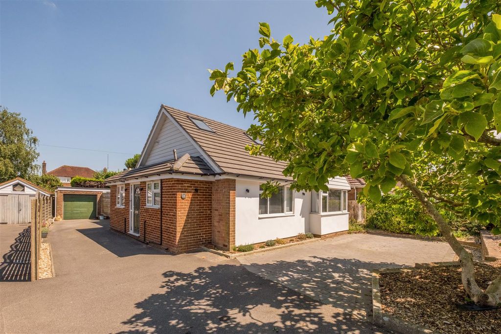 Property photo 1 of 32