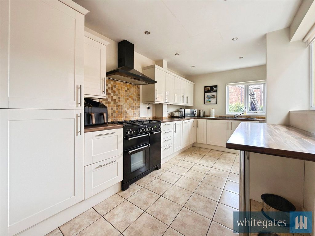 Property photo 2 of 16 Picture No. 17