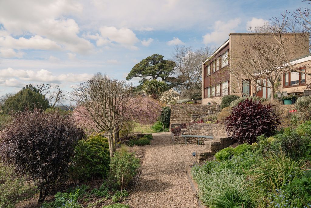 Property photo 3 of 33 335439 - Editext8.Jpg