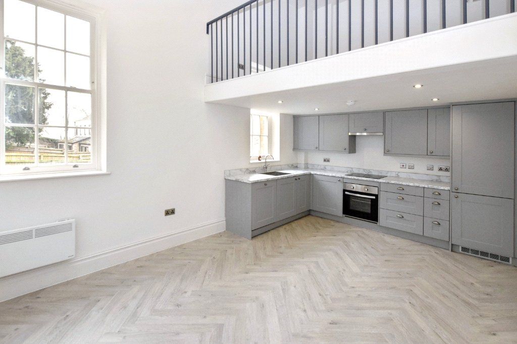 Property photo 3 of 13 Kitchen/Lounge