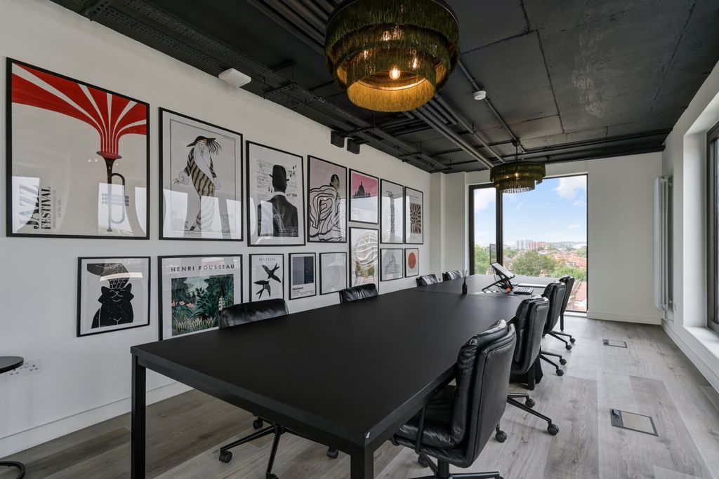 Property photo 3 of 15 Photo 8