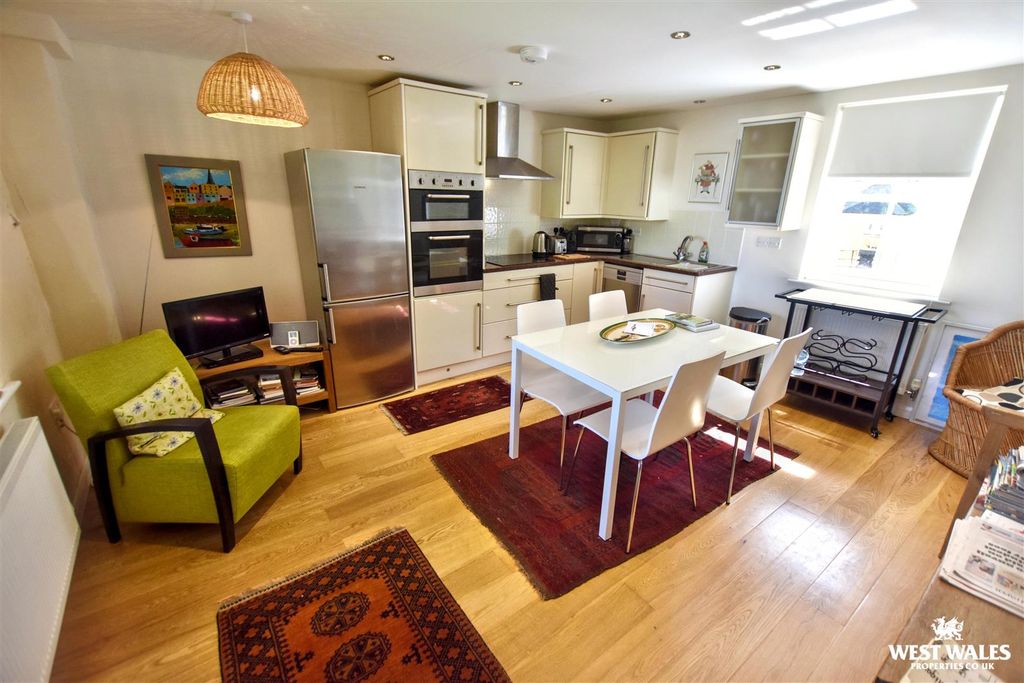 Property photo 3 of 14 9 (9).Jpg