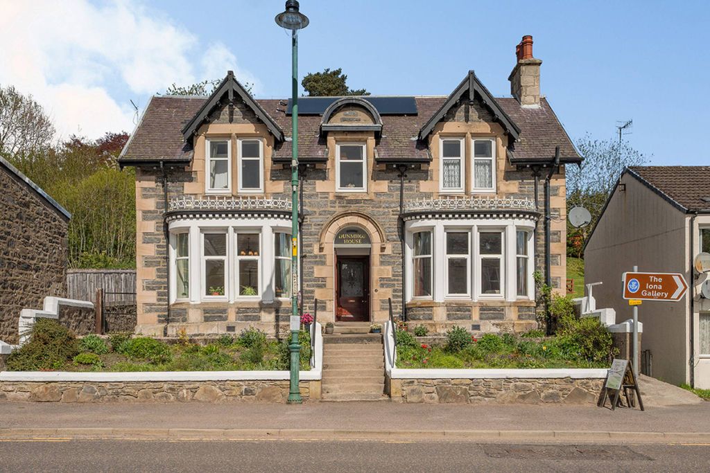 Property photo 1 of 40