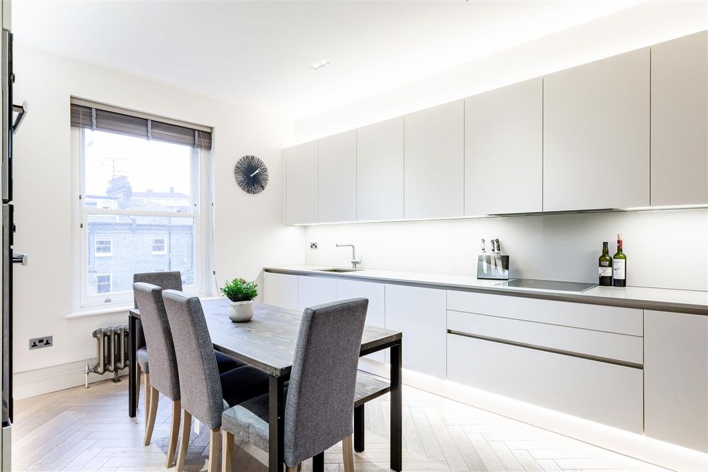 Property photo 3 of 21 Gunterstone Road-3.Jpg