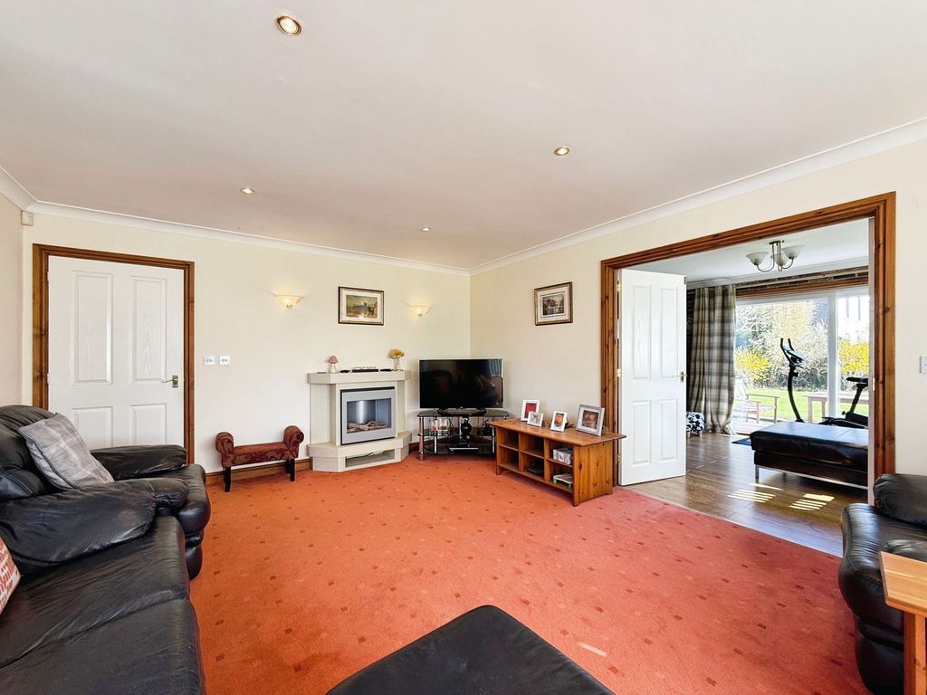 Property photo 3 of 47