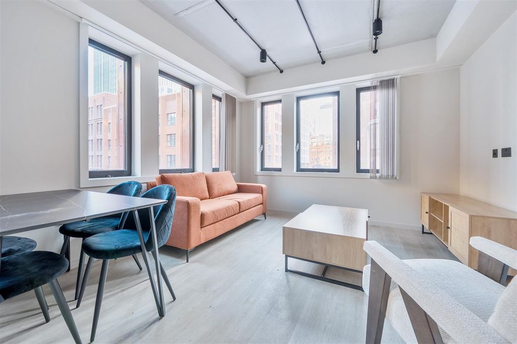 Property photo 2 of 12 1394466-7-695B8Ebe826Aa.Jpg