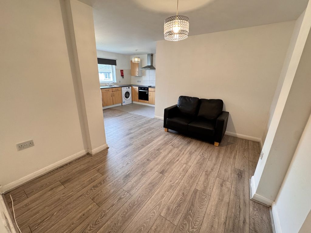 Property photo 3 of 10 4583933