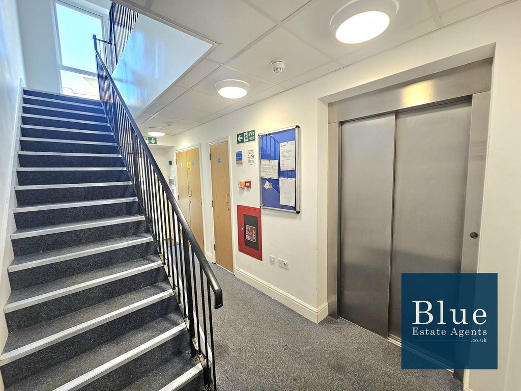 Property photo 3 of 13 Communal Entrance