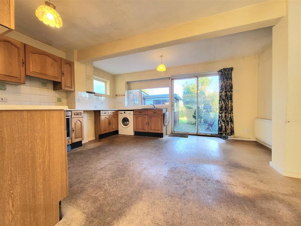 Property photo 2 of 11 Kitchen Diner