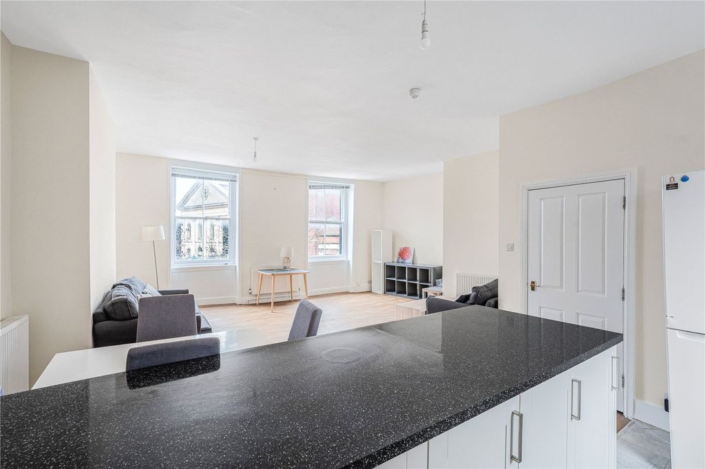 Property photo 3 of 10 Picture No. 05