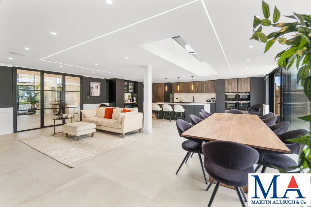 Property photo 3 of 30