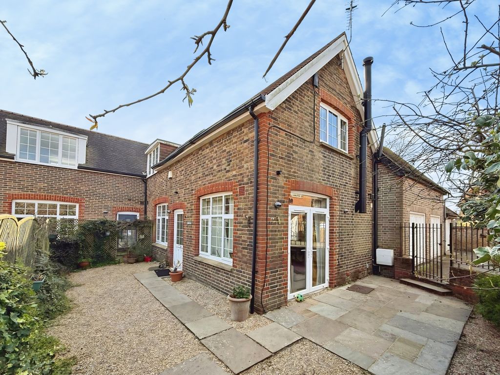 Property photo 2 of 18 0F4752Af-040Bc590-9A4c-48B4-B638-A1F91Aabeb57.Jpg