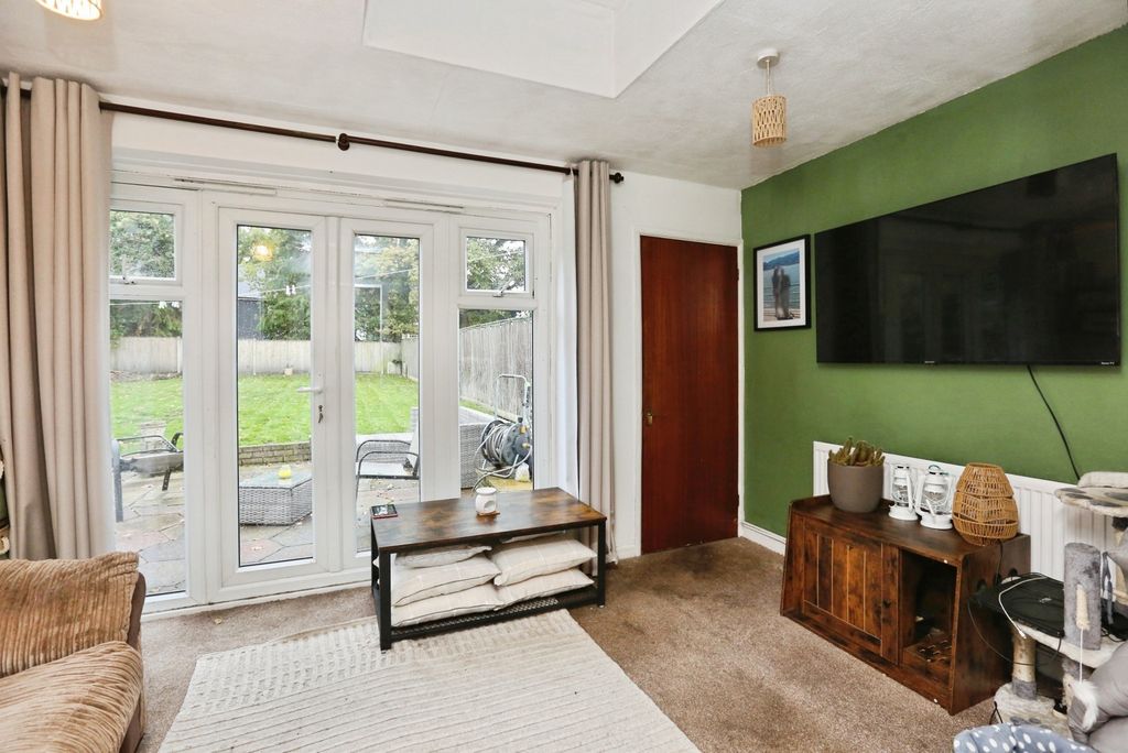 Property photo 2 of 17 Photo