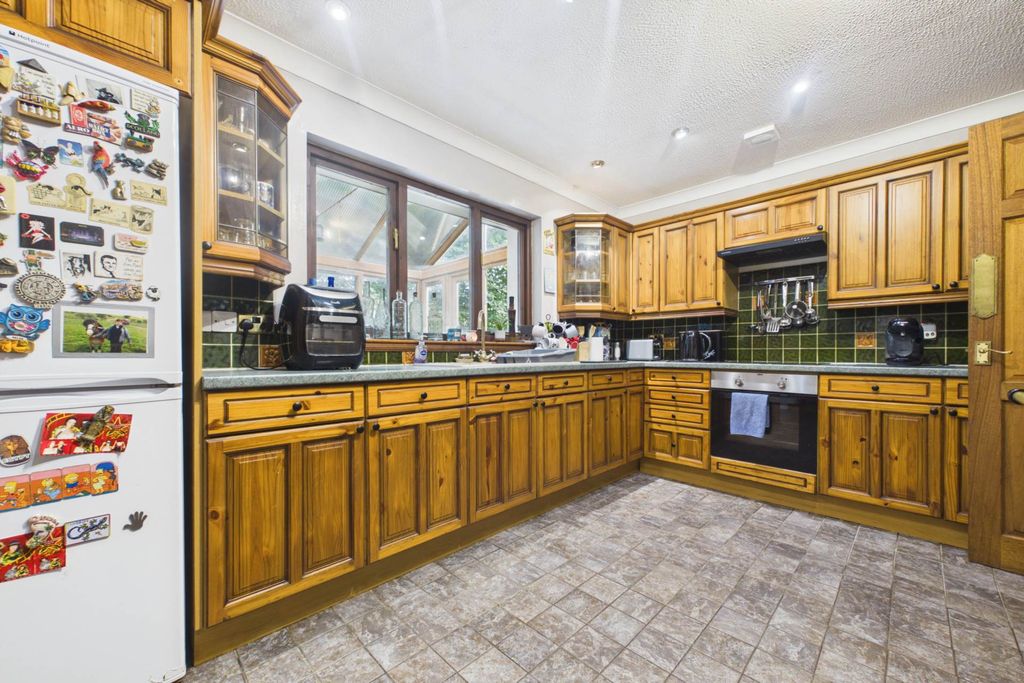Property photo 3 of 26