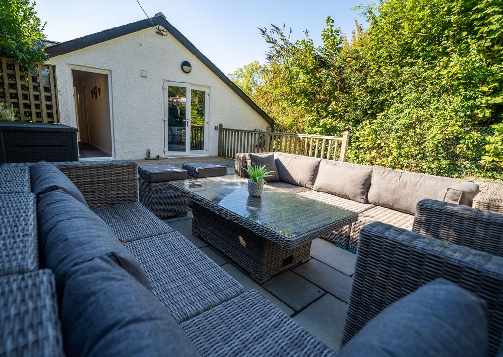 Property photo 3 of 32