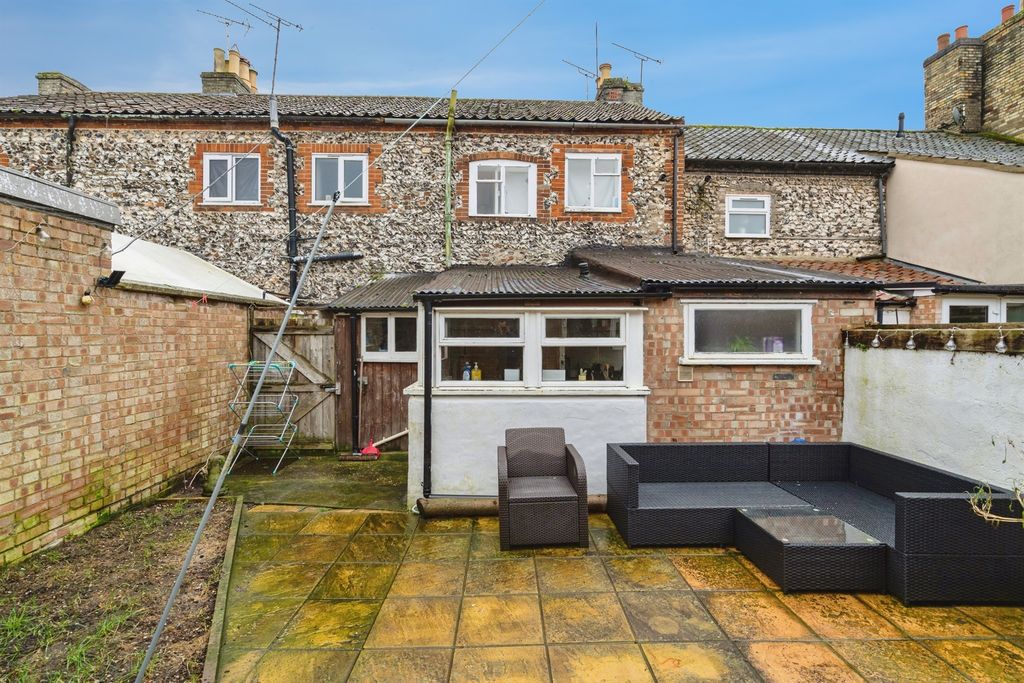 Property photo 2 of 16