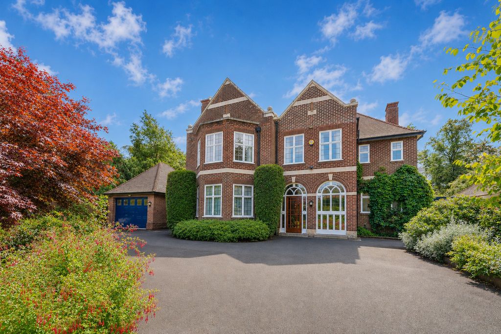 Property photo 1 of 8