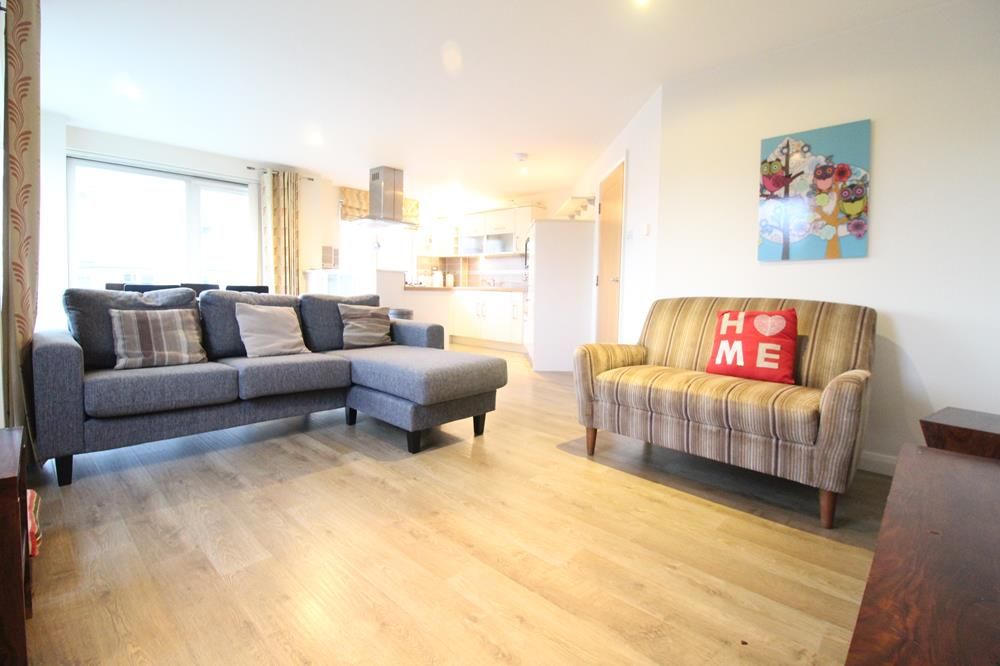 Property photo 1 of 8 Lounge/Kitchen