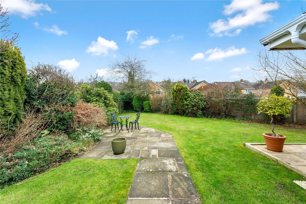 Property photo 3 of 19 Garden