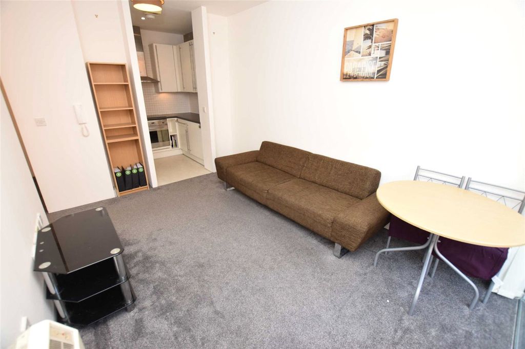 Property photo 2 of 11 Picture No. 08