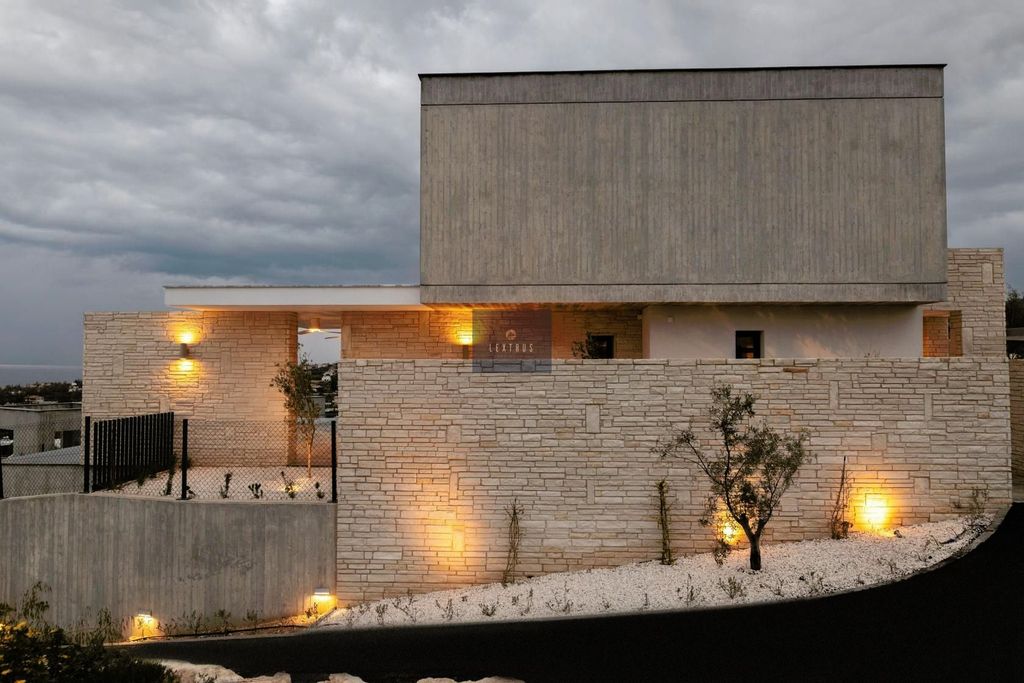 Property photo 3 of 40