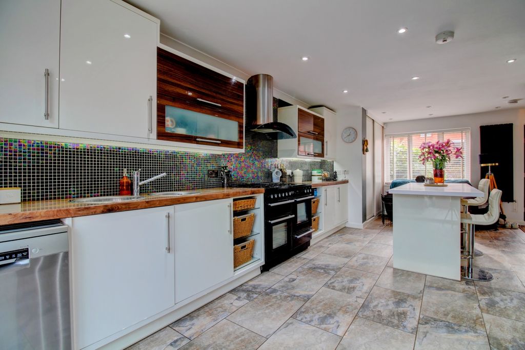 Property photo 3 of 15 Img_8869_70_71-Edit