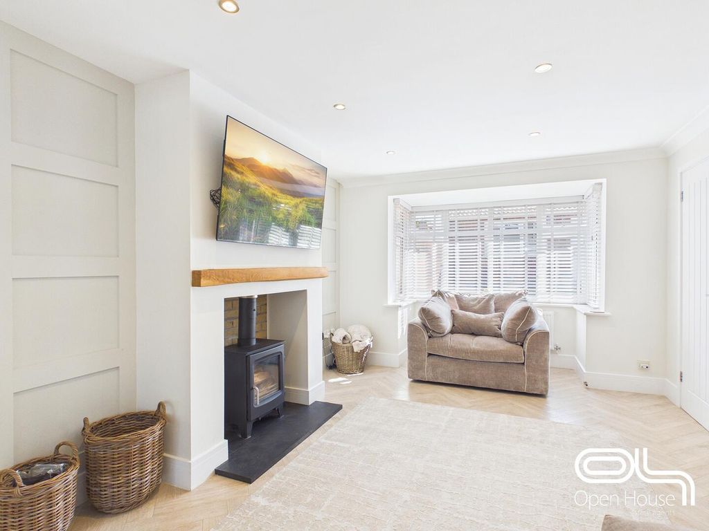 Property photo 2 of 23 Living Room