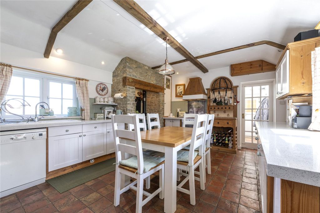 Property photo 2 of 22 Picture No. 25