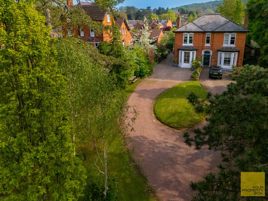 Property photo 1 of 30 53 Battenhall0115
