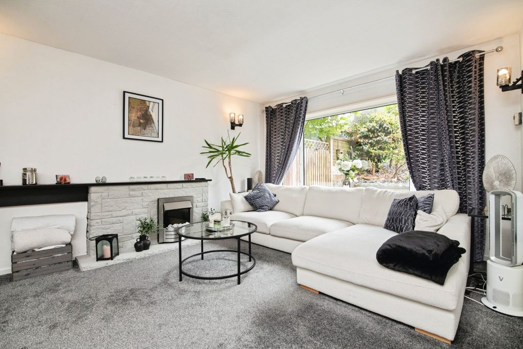 Property photo 3 of 23 Pbox-Img.Jpg