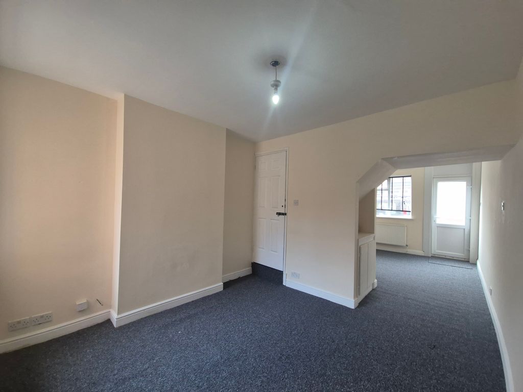 Property photo 3 of 9 Rear Reception