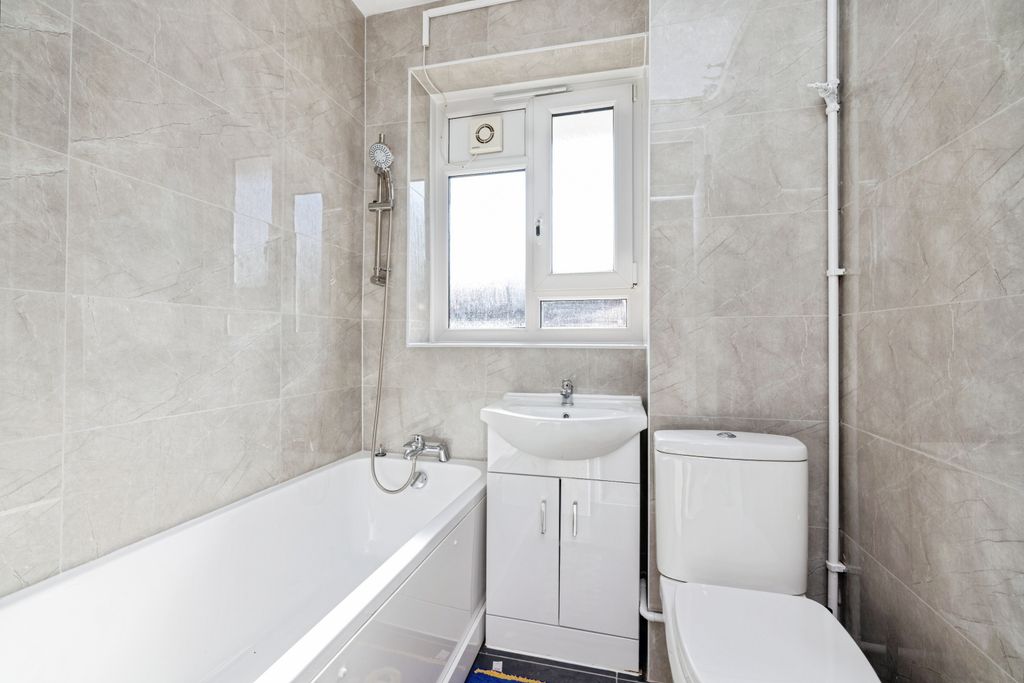 Property photo 3 of 11 93461c07F559A5B1940c94Ceee9B0F38Af81ce2F.Jpg