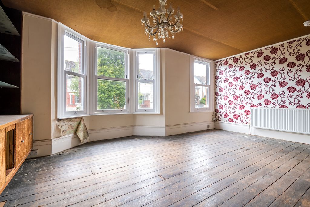 Property photo 3 of 15