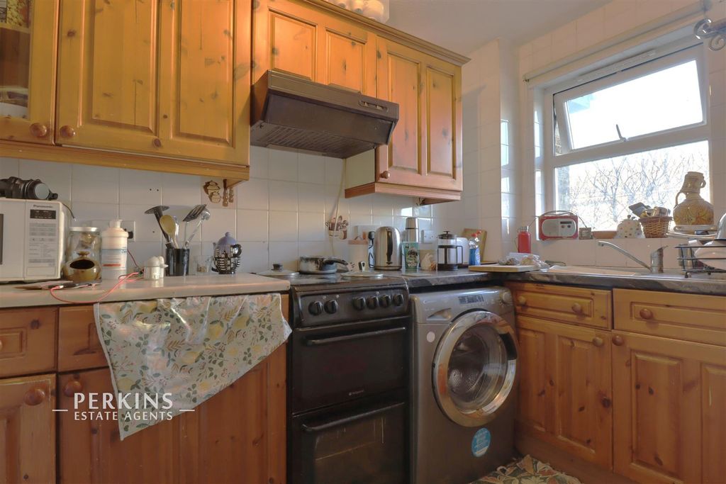 Property photo 3 of 6 Kitchen.Jpg