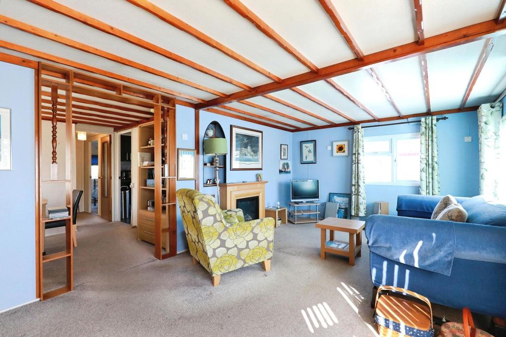 Property photo 2 of 11 Pbox-Img.Jpg