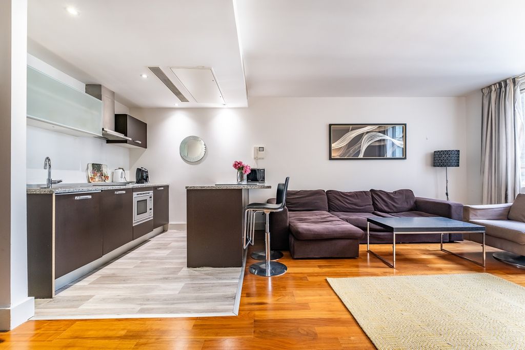 Property photo 2 of 11 Reception