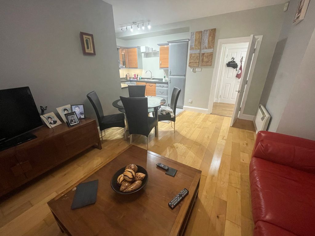 Property photo 3 of 11